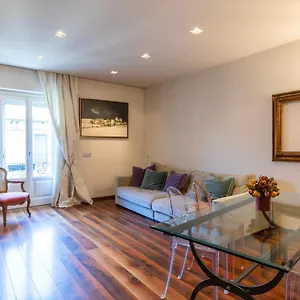 Apartment Porta Venezia- Design Apartment, 2-bedrooms, Netflix, Wifi, Milan